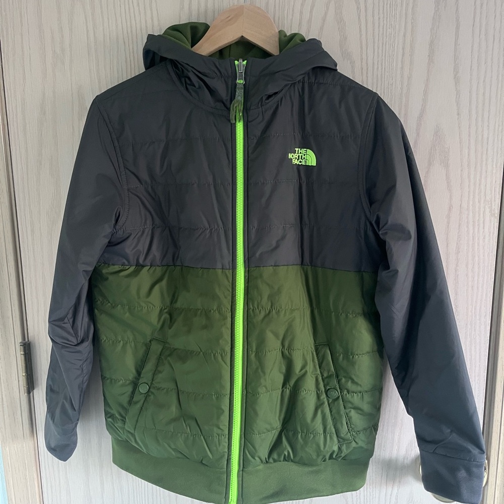 L 14/16 THE NORTH FACE REVERSIBLE QUILTED SURGENT HOODIE BOYS